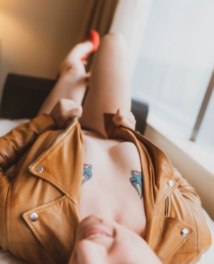Niarale outcall escort in Mentor